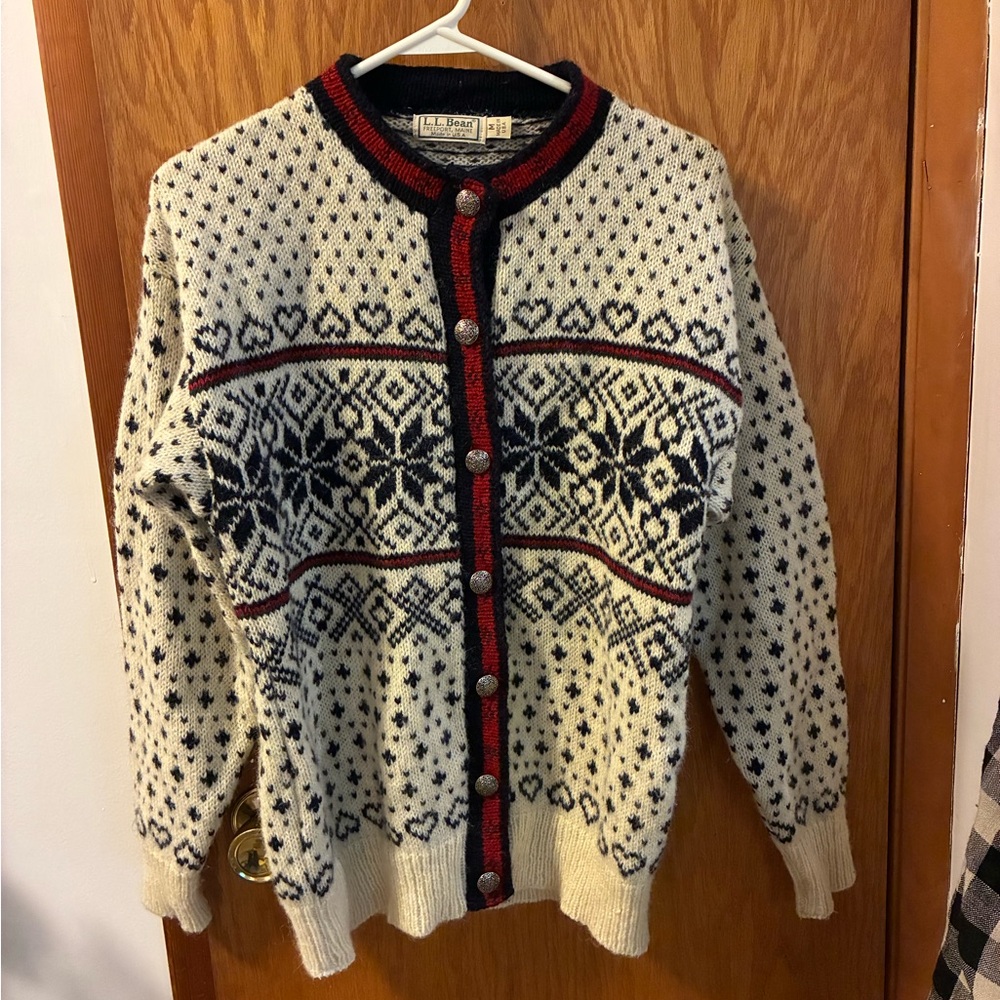 Vintage L.L. Bean White & Navy Pattern Nordic Wool Cardigan Button Down size M